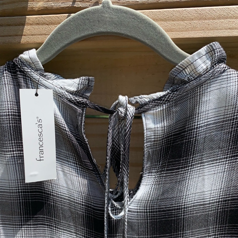 Francesca’s black and white top - Picture 6 of 8